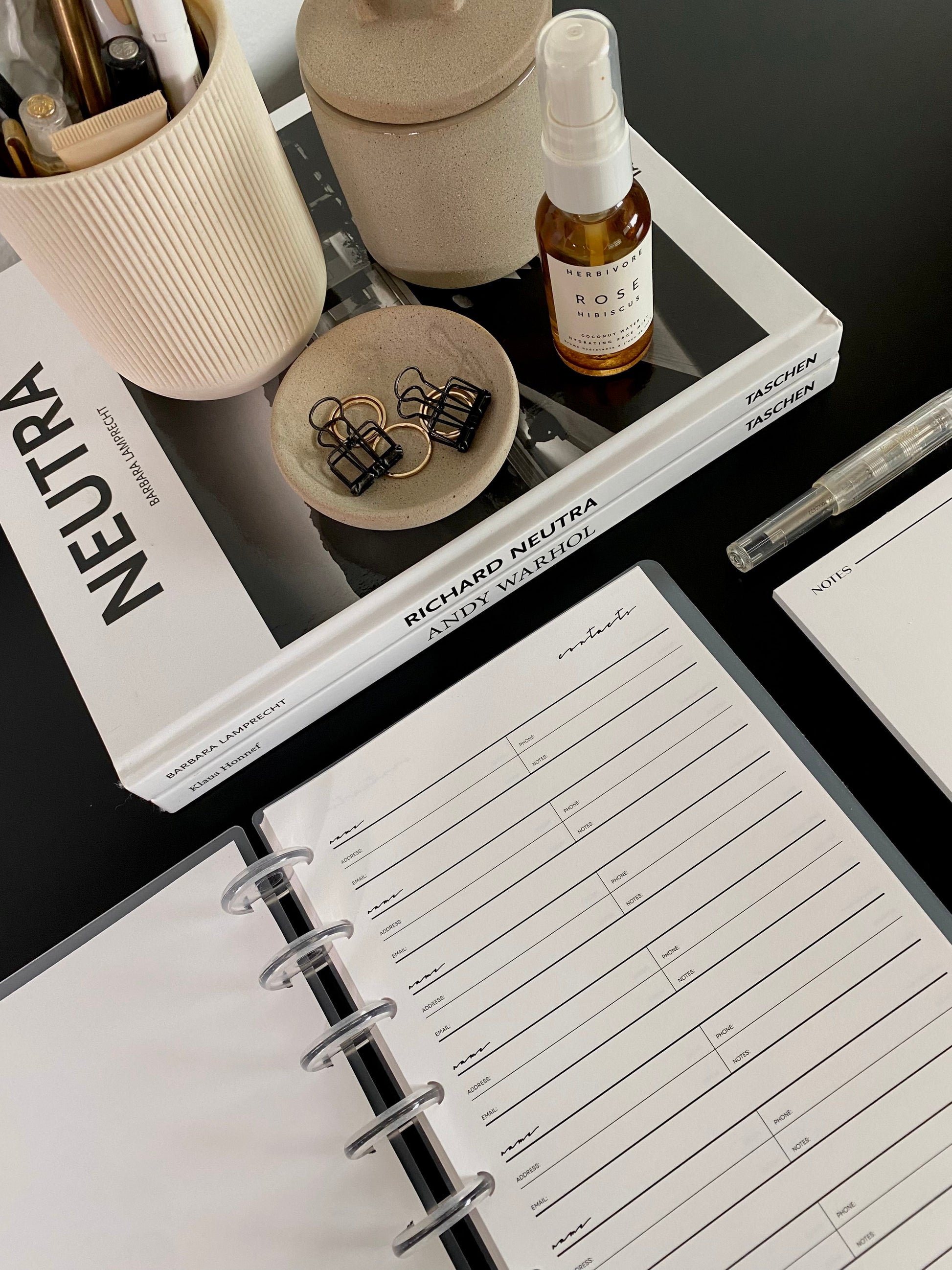 The Contacts Tracker | Classic image 9