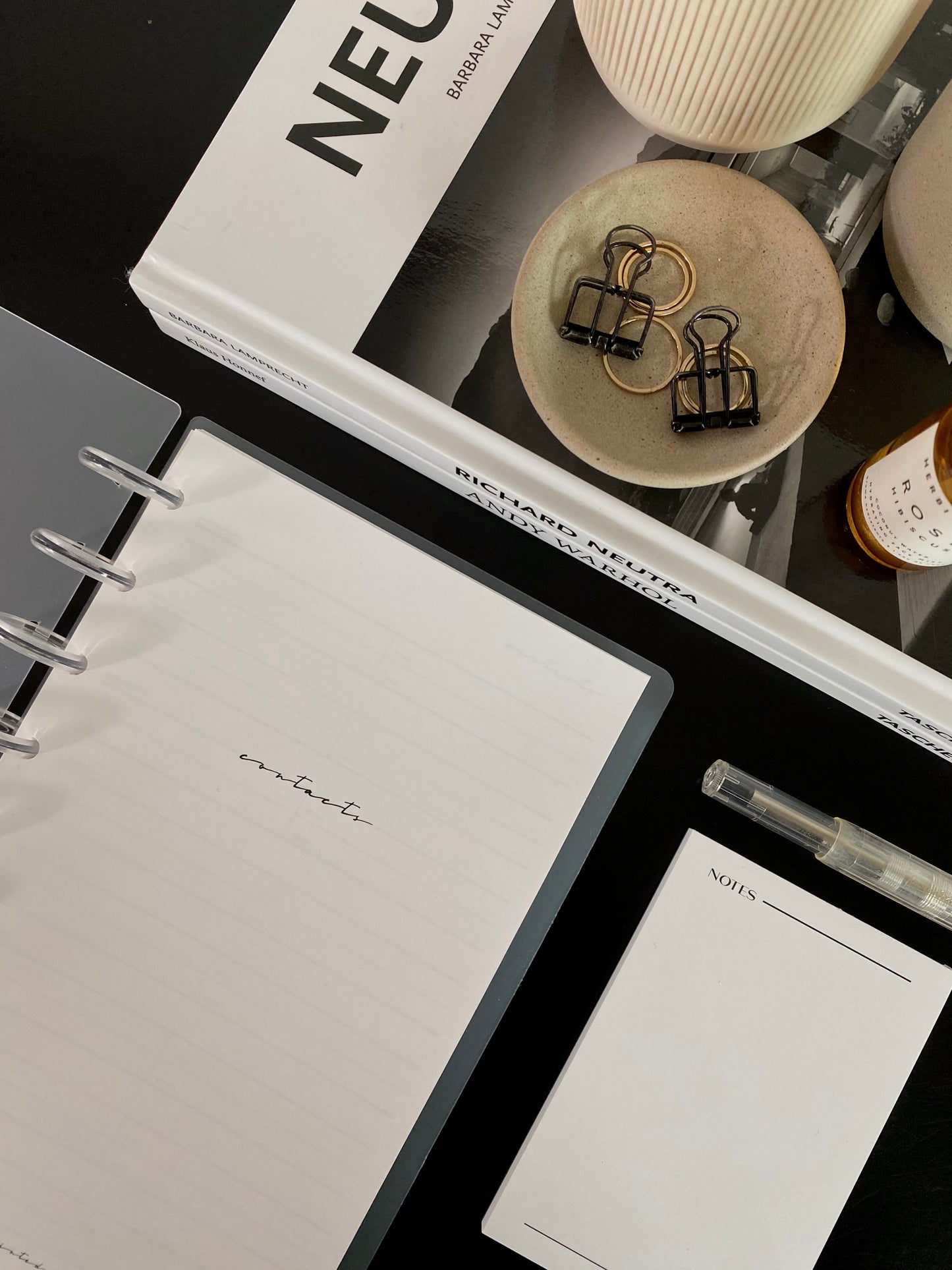 The Contacts Tracker | Classic image 1