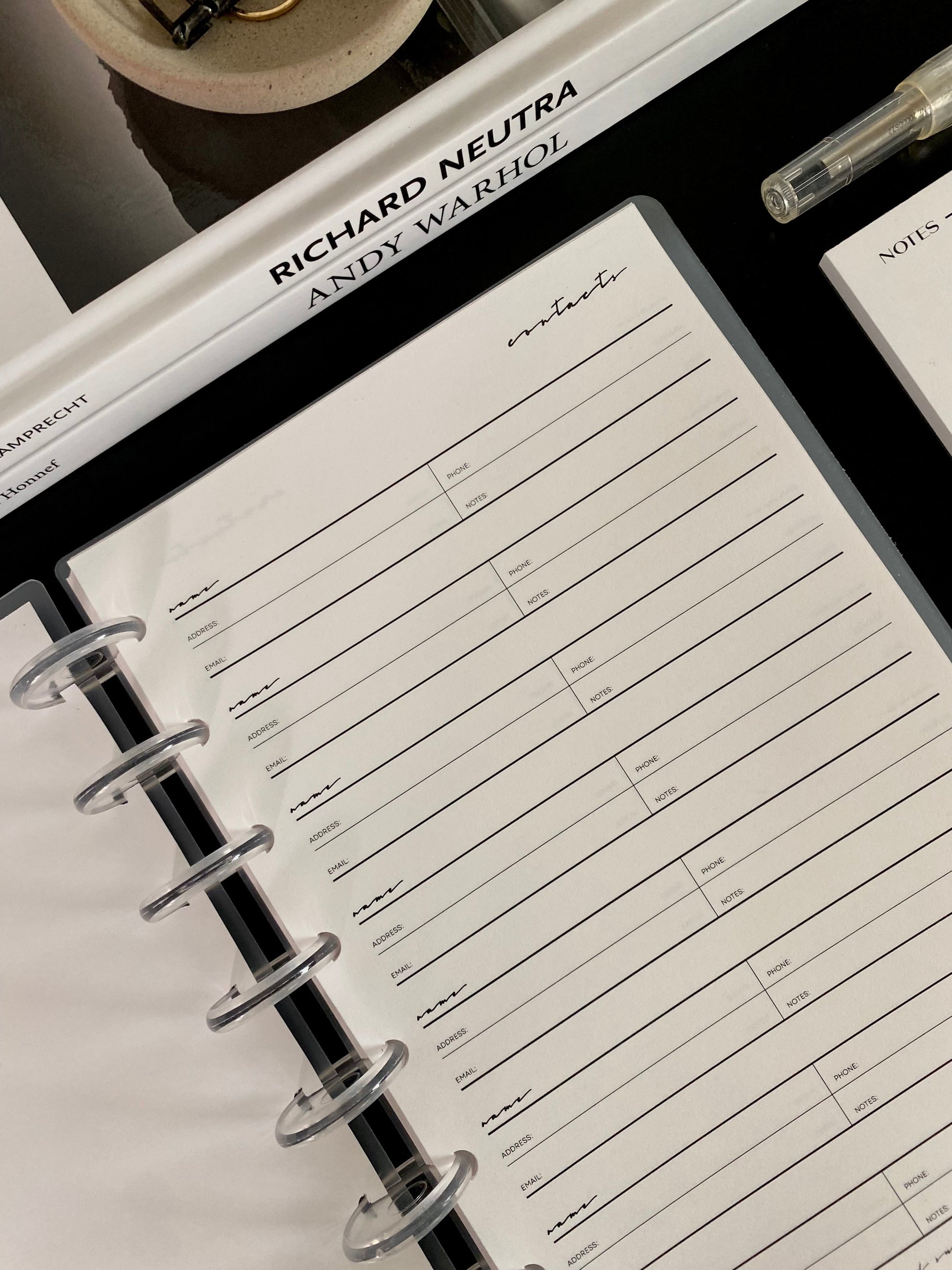 The Contacts Tracker | Classic image 0