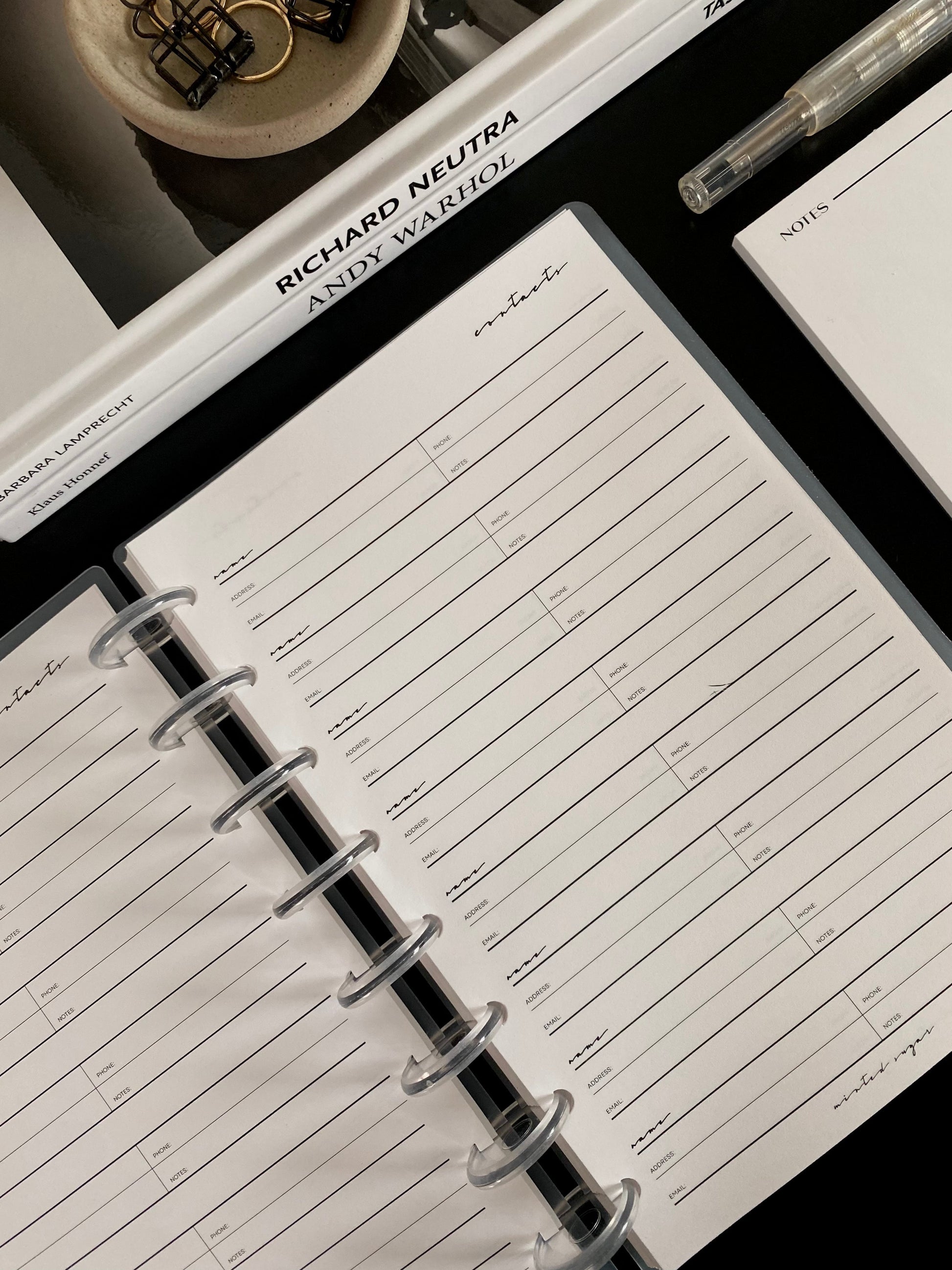 The Contacts Tracker | Classic image 4