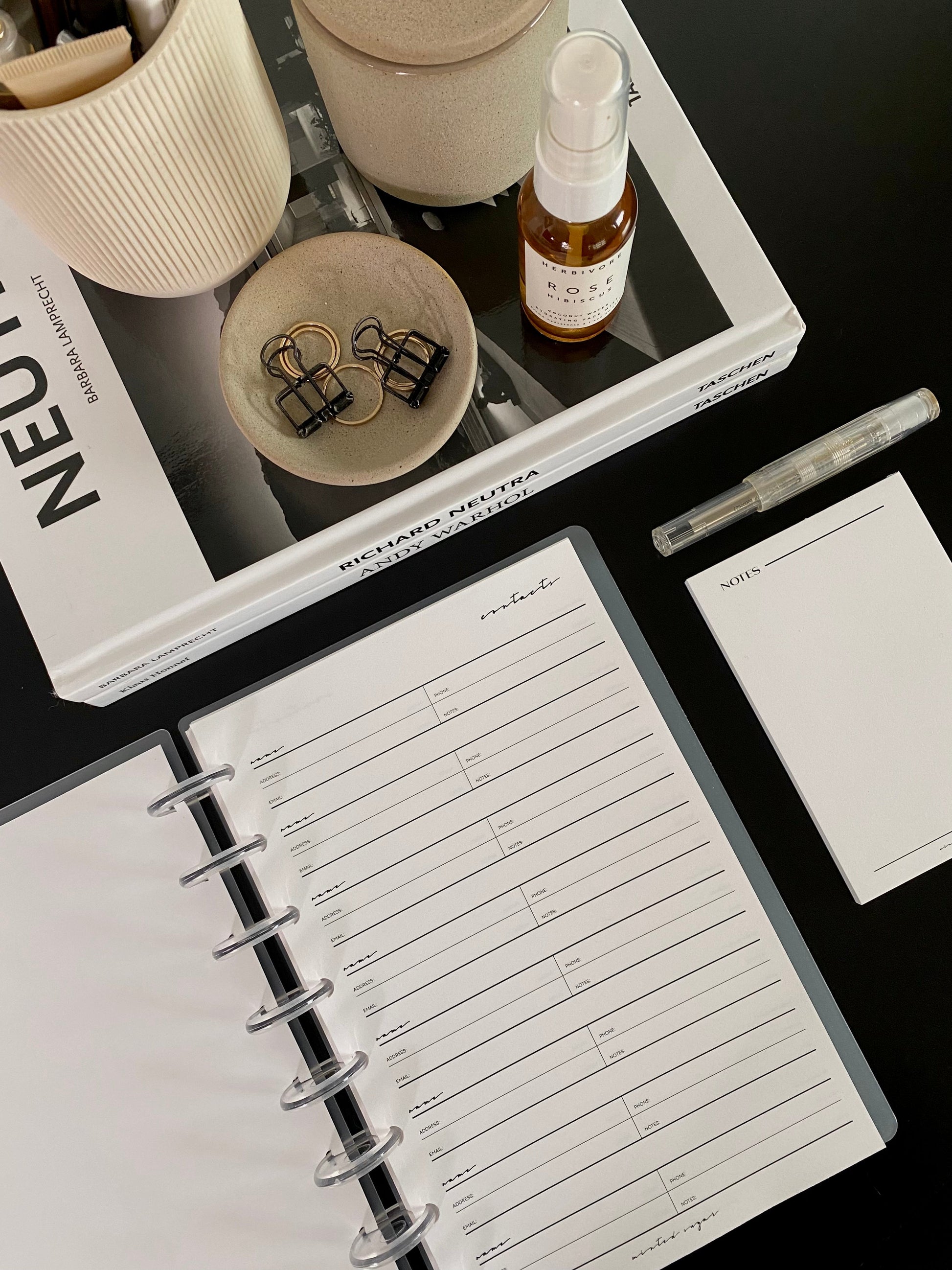 The Contacts Tracker | Classic image 11